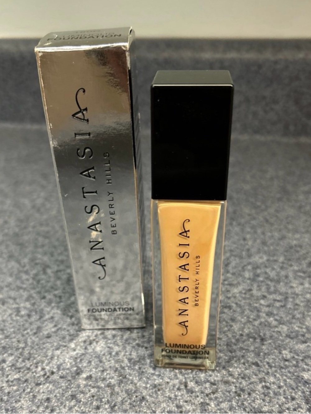 Anastasia Beverly Hills Luminous Foundation - 160C